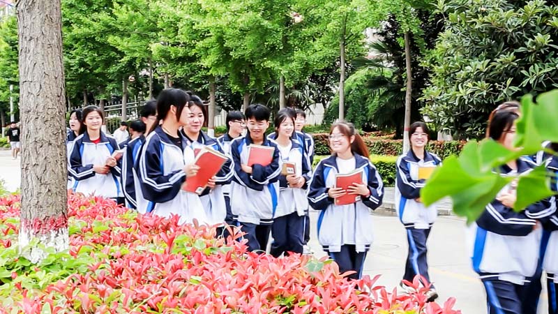 陕西华山技师学院高考升学部课间
