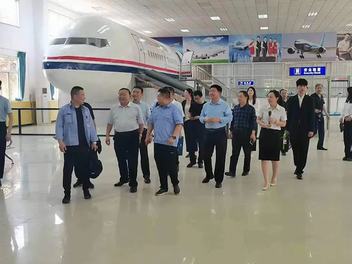 校企合作促发展 协同育人谱新篇